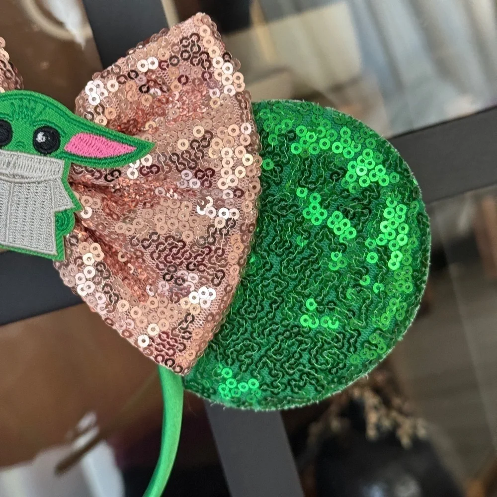 Grogu Star Wars baby yoda mickey ears sequins bow minnie headband mandalorian